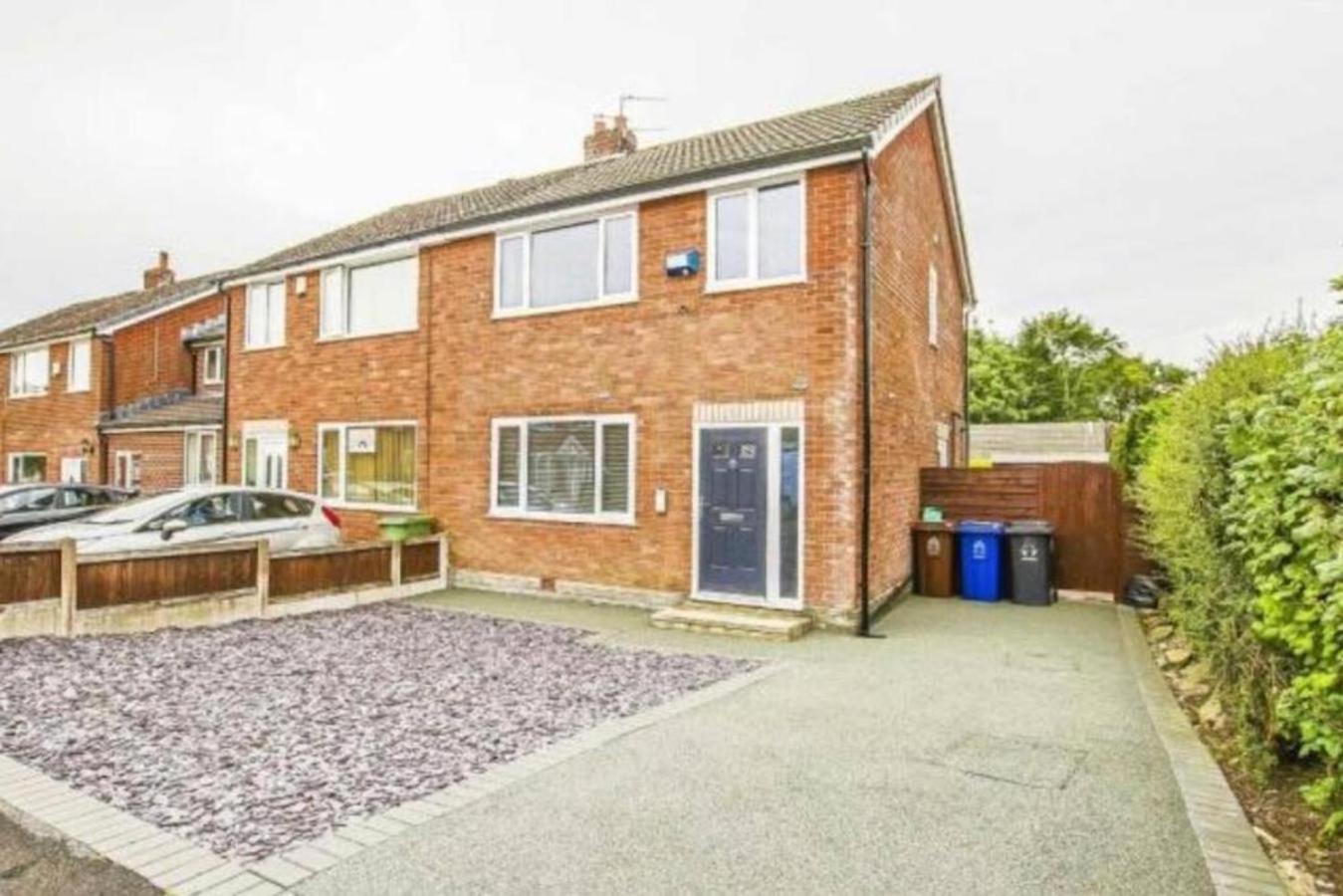 Entire House - Peaceful 3 Bedroom Home Rishton Exterior foto